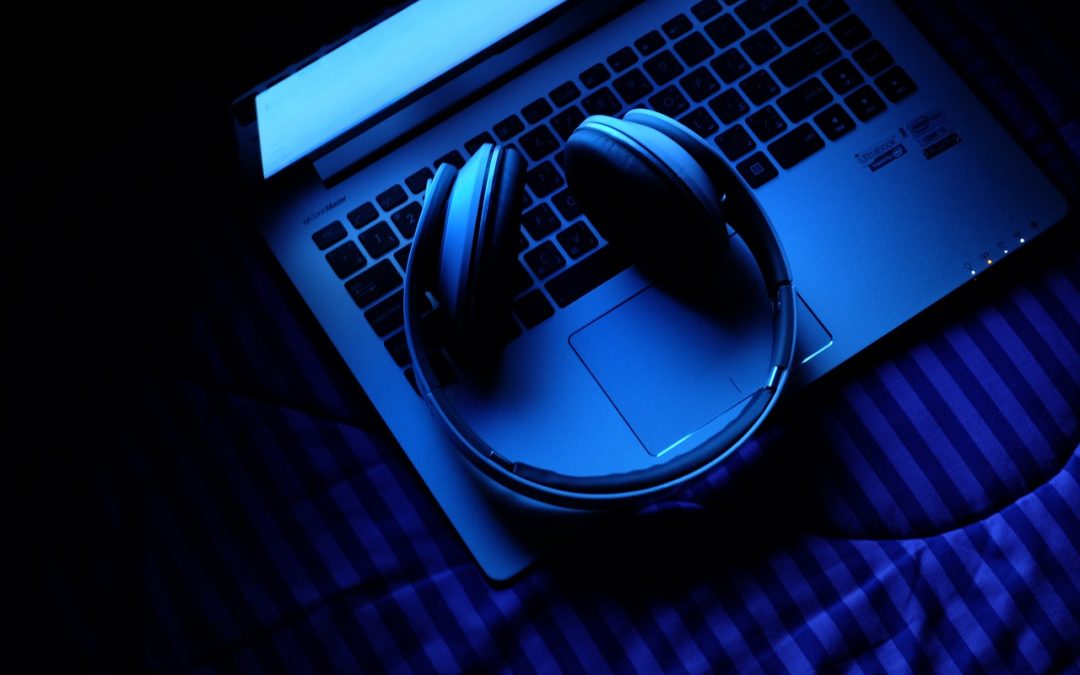 How Listening to Music Can Make You a Better Blogger